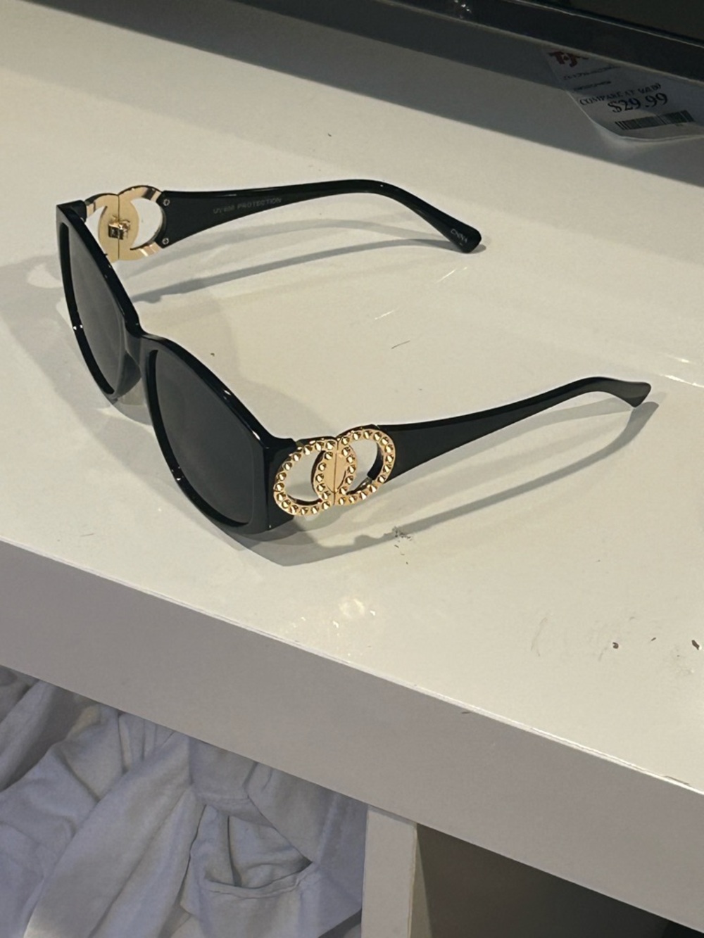 Gucci Sunglasses - Classic UV Protection